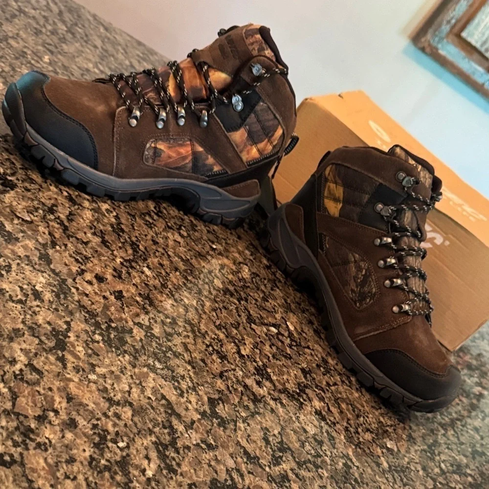 Hi-Tec dr tech waterproof Camouflage and Black Outdoor Boots NWT 9